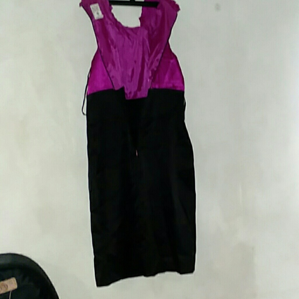 Dress - Picture 3 of 3